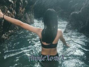 AnnieXoxoX