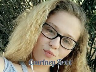 Courtney_Foxx