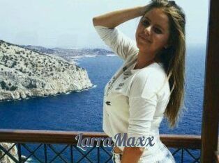 LarraMaxx