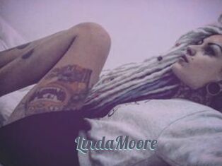 Linda_Moore