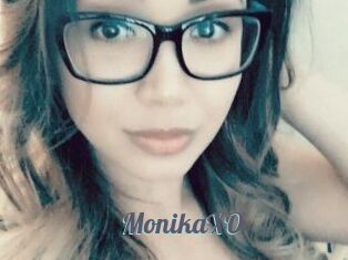 MonikaXO